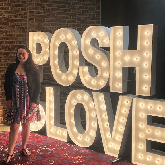 Meet your Posher, Janelle - Picture 2 of 7